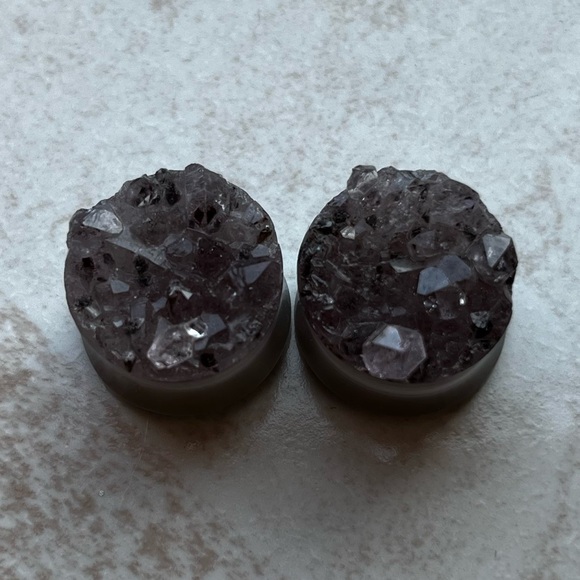 Oracle Rough Faced Amethyst Plugs in 19mm - Picture 8 of 10